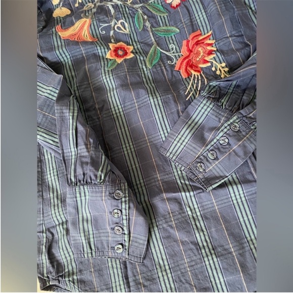 Johnny Was Embroidered Long Sleeve
Button Down XS - Picture 3 of 5